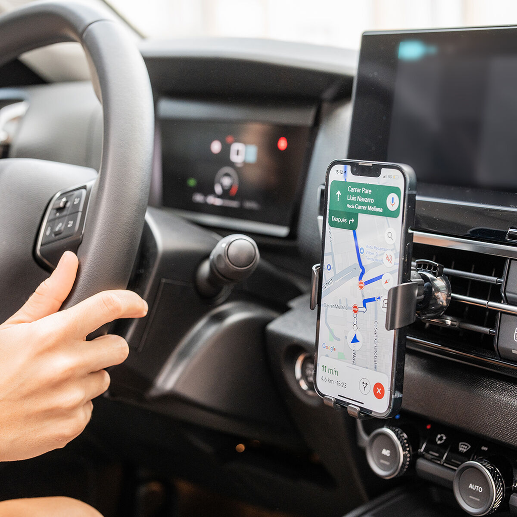 Supporto auto wireless in uso con navigazione Google Maps